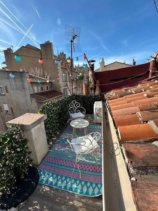 Jungle Spa Marseille Apartment